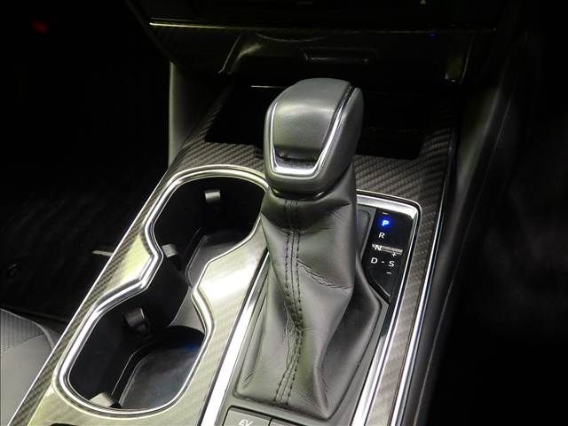 CROWN sedan hybrid