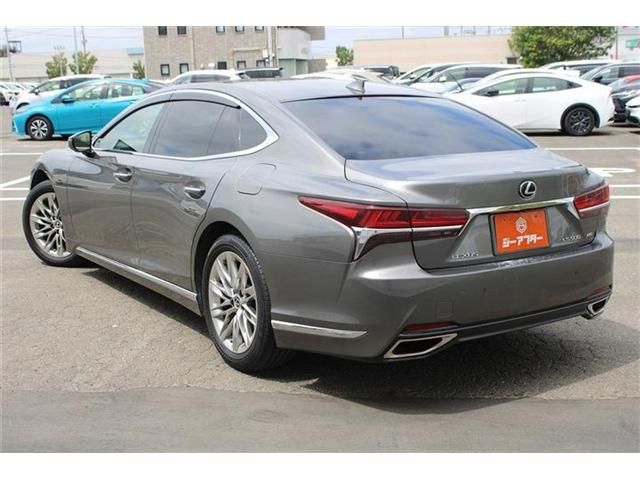 LEXUS LS500 4WD