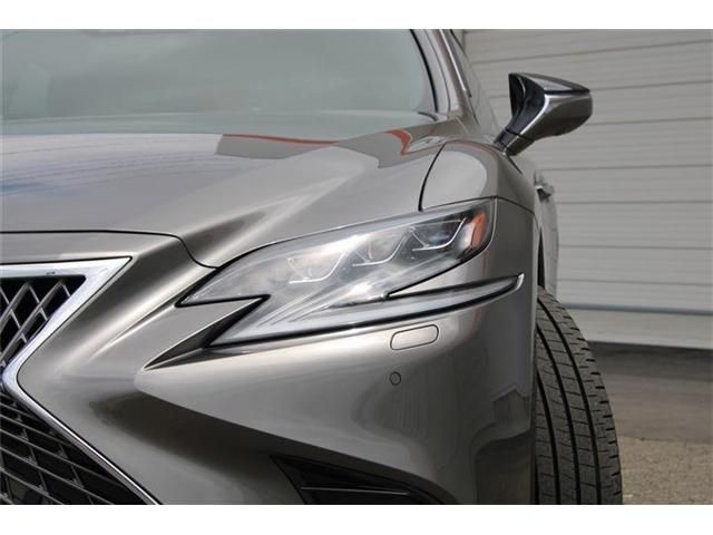 LEXUS LS500 4WD