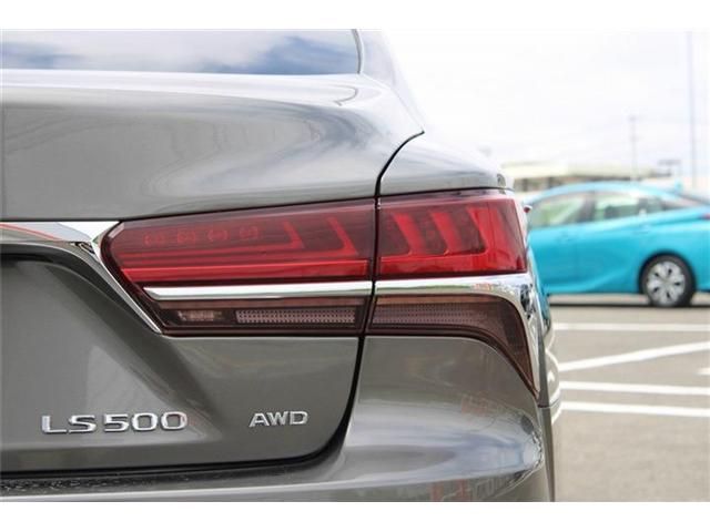 LEXUS LS500 4WD