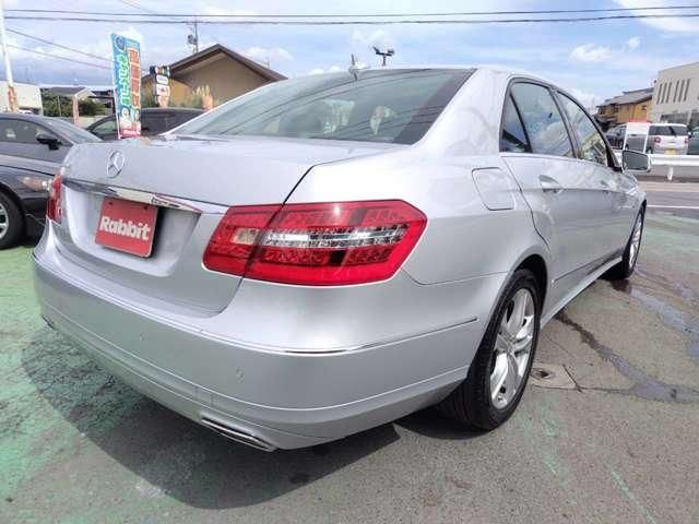MERCEDES BENZ E class sedan