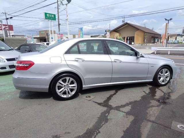 MERCEDES BENZ E class sedan