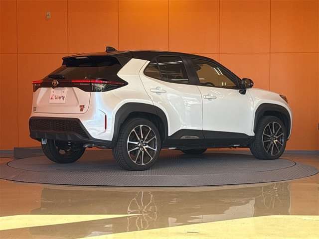YARIS CROSS HYBRID