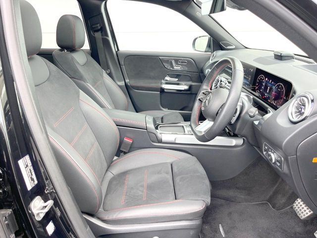 MERCEDES BENZ GLB