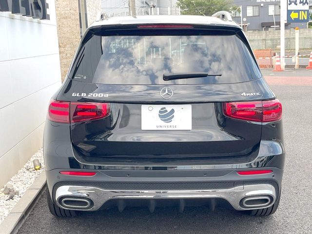 MERCEDES BENZ GLB