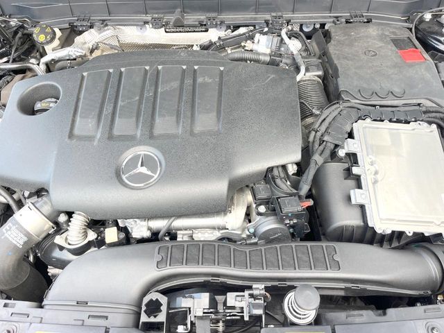 MERCEDES BENZ GLB