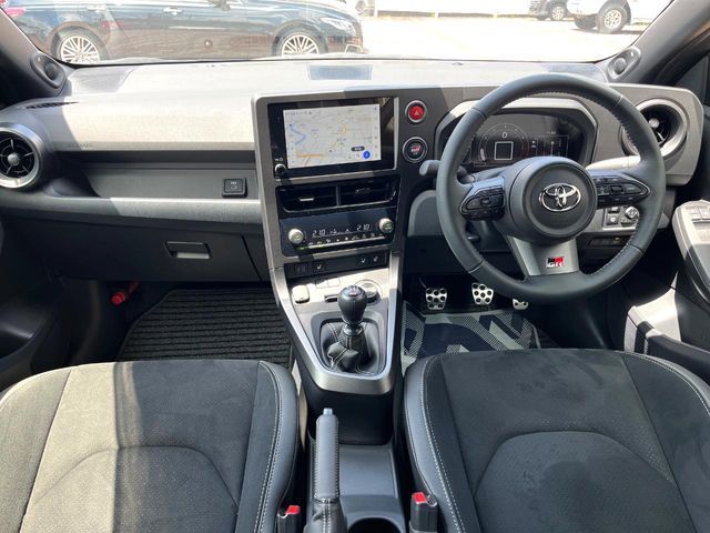 GR YARIS