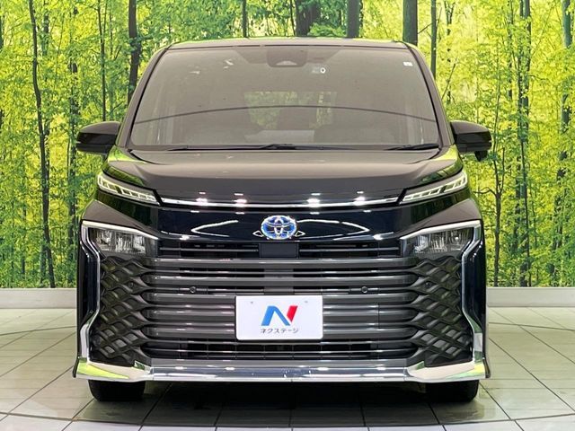 VOXY HYBRID