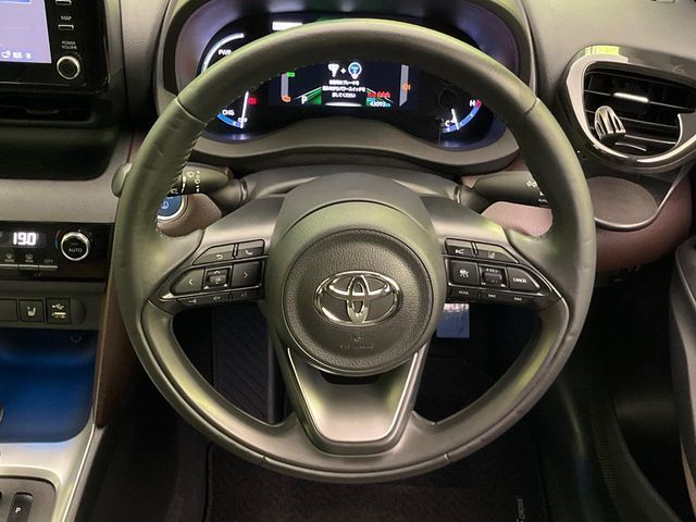 YARIS CROSS HYBRID