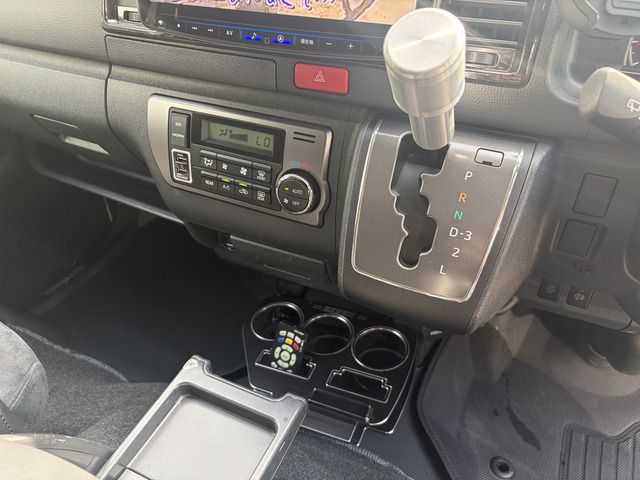 HIACE van 2WD