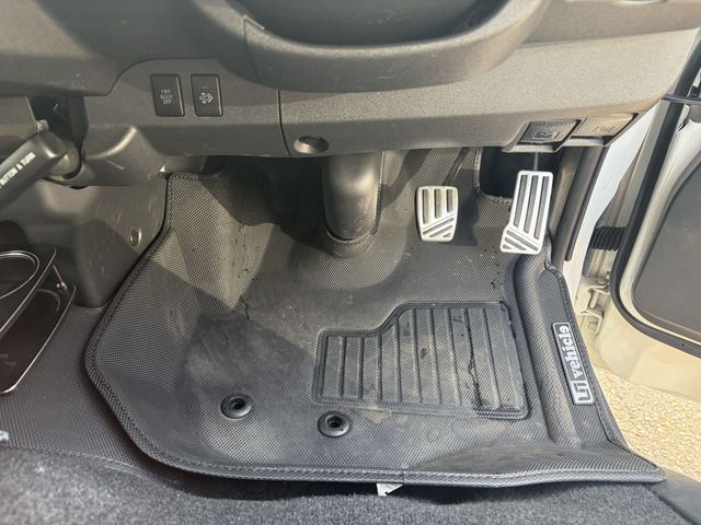 HIACE van 2WD