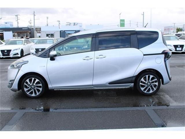 SIENTA HYBRID