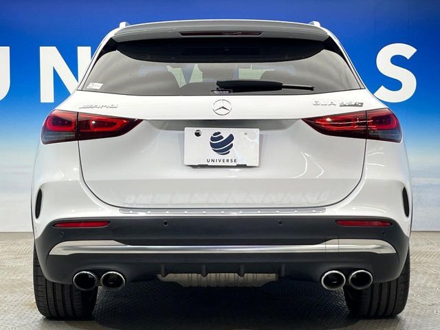 MERCEDES AMG GLA class