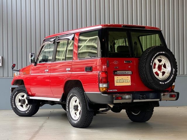 LANDCRUISER van