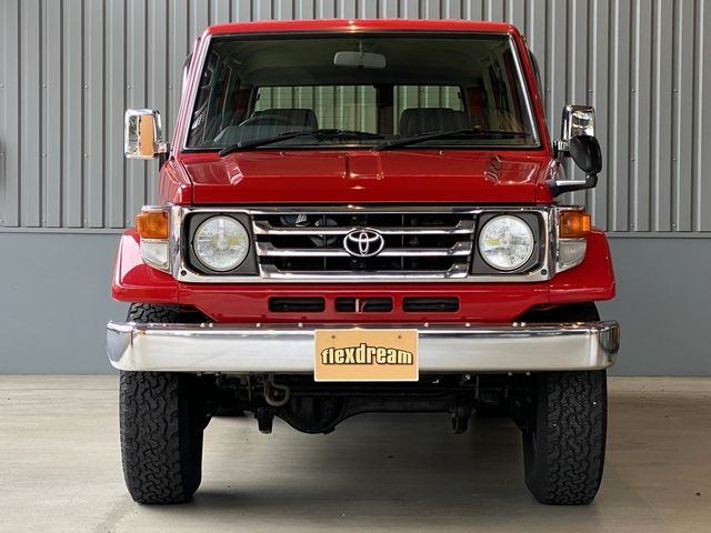 LANDCRUISER van