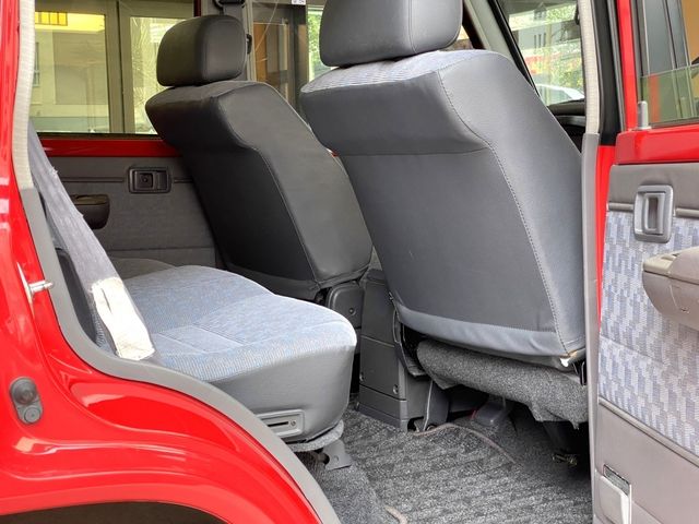 LANDCRUISER van
