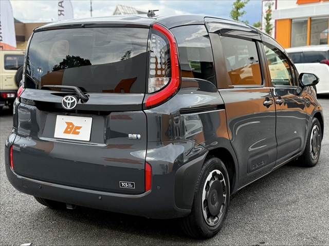 SIENTA HYBRID