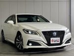 CROWN sedan hybrid