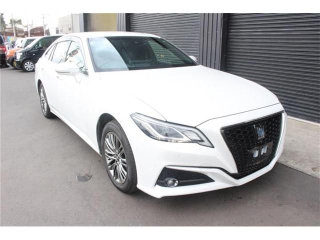 CROWN sedan hybrid 4WD