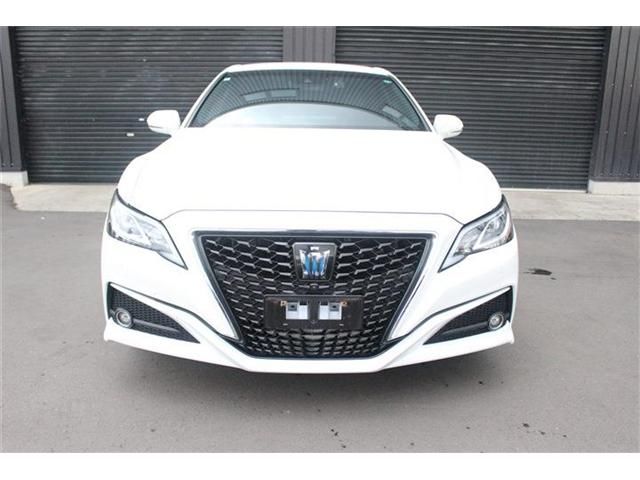 CROWN sedan hybrid 4WD