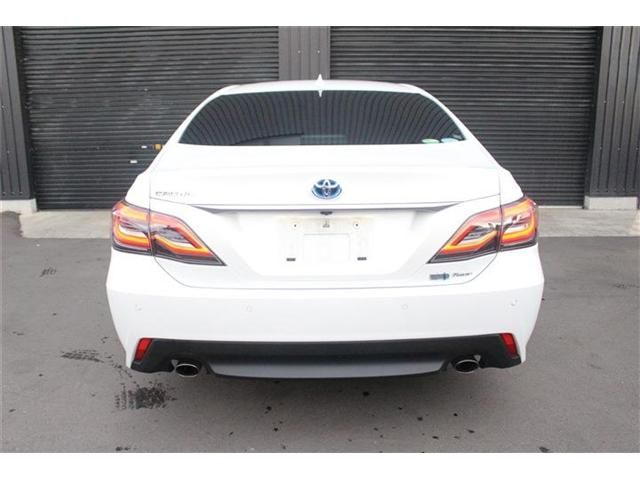 CROWN sedan hybrid 4WD