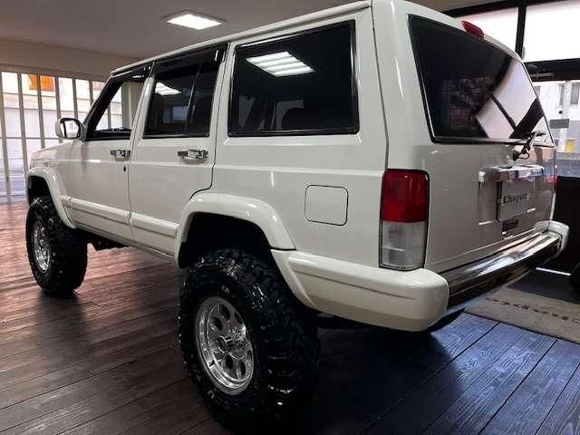 JEEP CHEROKEE