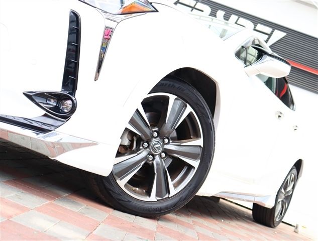 LEXUS UX200