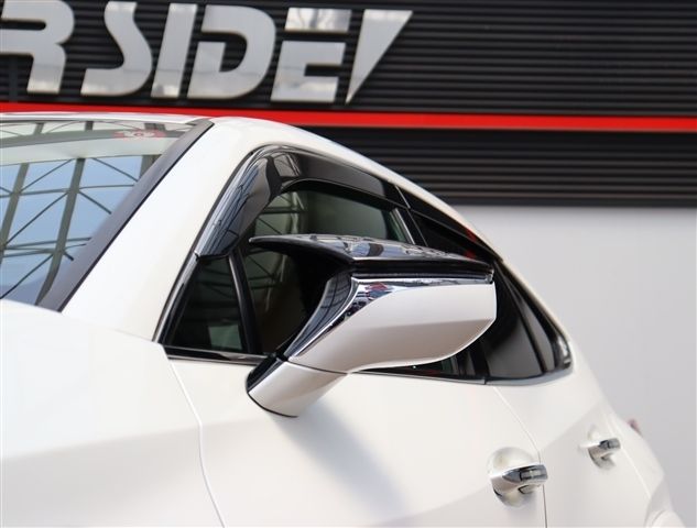 LEXUS UX200