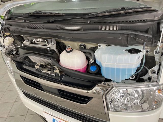 HIACE van 4WD