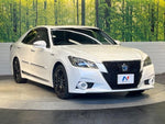 CROWN sedan hybrid