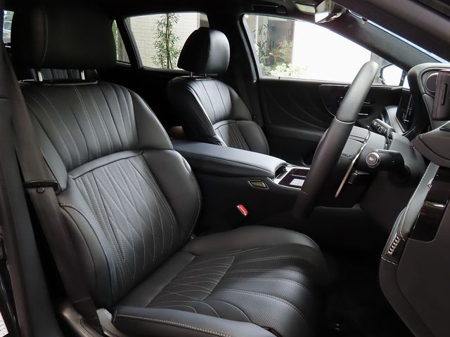 LEXUS LS500h 4WD