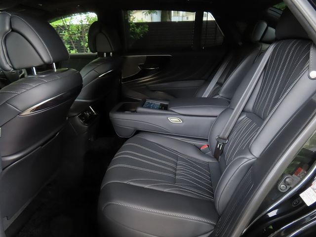 LEXUS LS500h 4WD