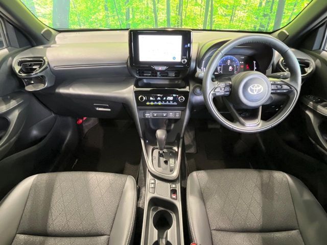 YARIS CROSS