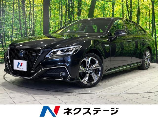 CROWN sedan hybrid 4WD