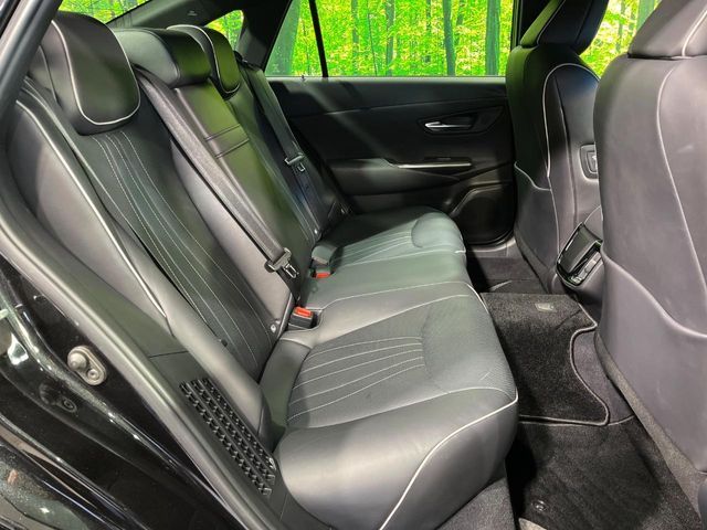 CROWN sedan hybrid 4WD