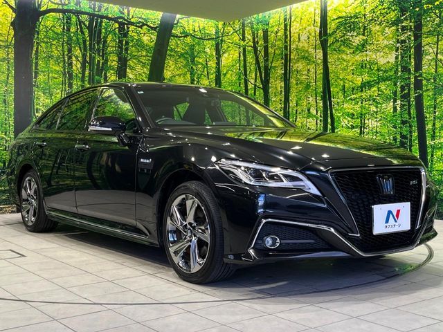 CROWN sedan hybrid 4WD