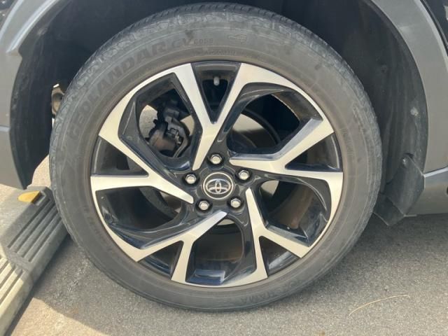 C-HR 4WD