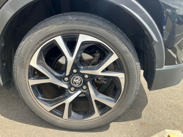 C-HR 4WD