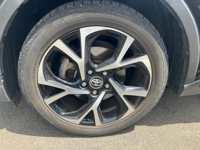 C-HR 4WD