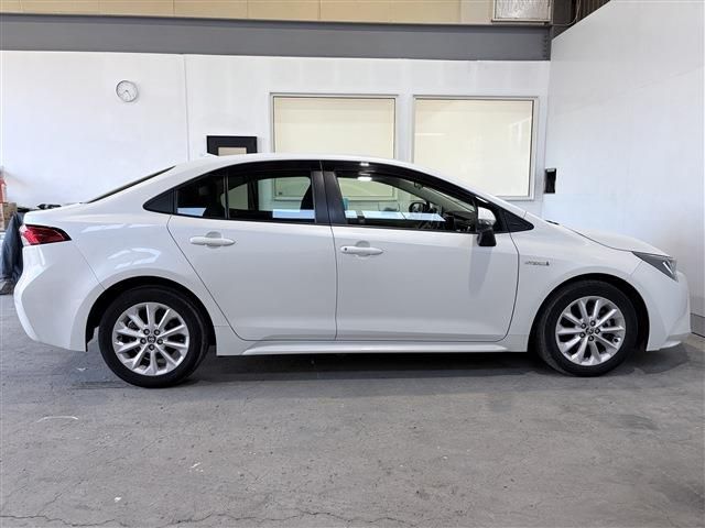 COROLLA sedan HYBRID 4WD