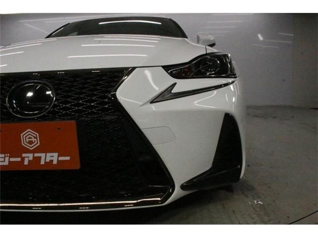 LEXUS IS300
