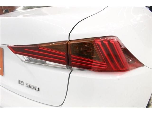 LEXUS IS300