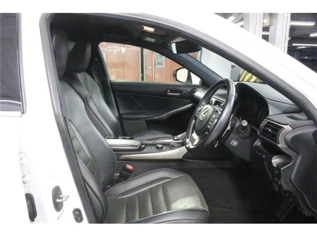 LEXUS IS300