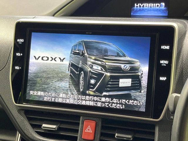 VOXY HYBRID