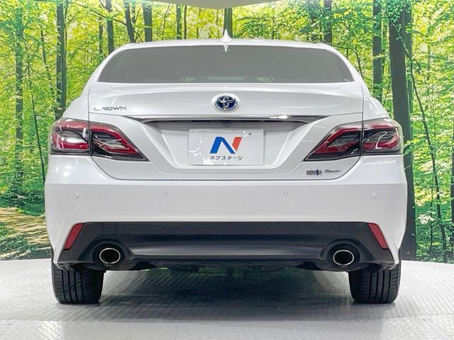 CROWN sedan hybrid 4WD