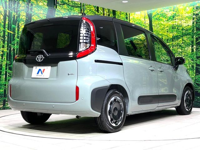 SIENTA HYBRID