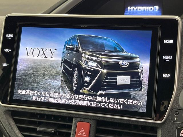 VOXY HYBRID