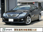 CROWN sedan hybrid