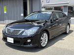 CROWN sedan hybrid