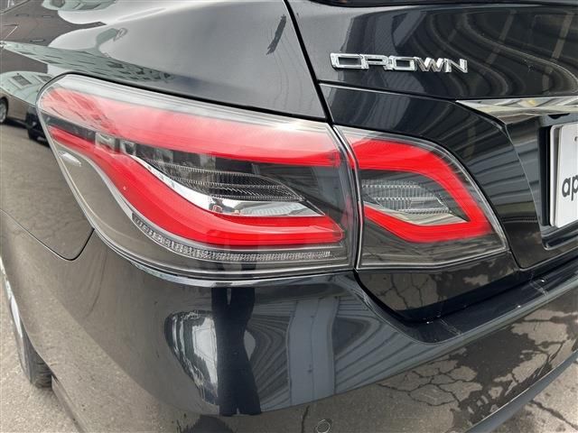 CROWN sedan hybrid 4WD